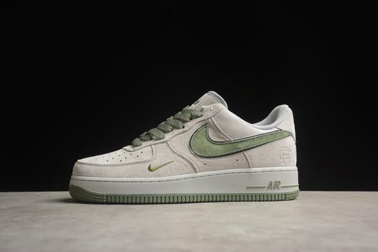 Tênis Nike Air Force 1 ‘07 LV8
