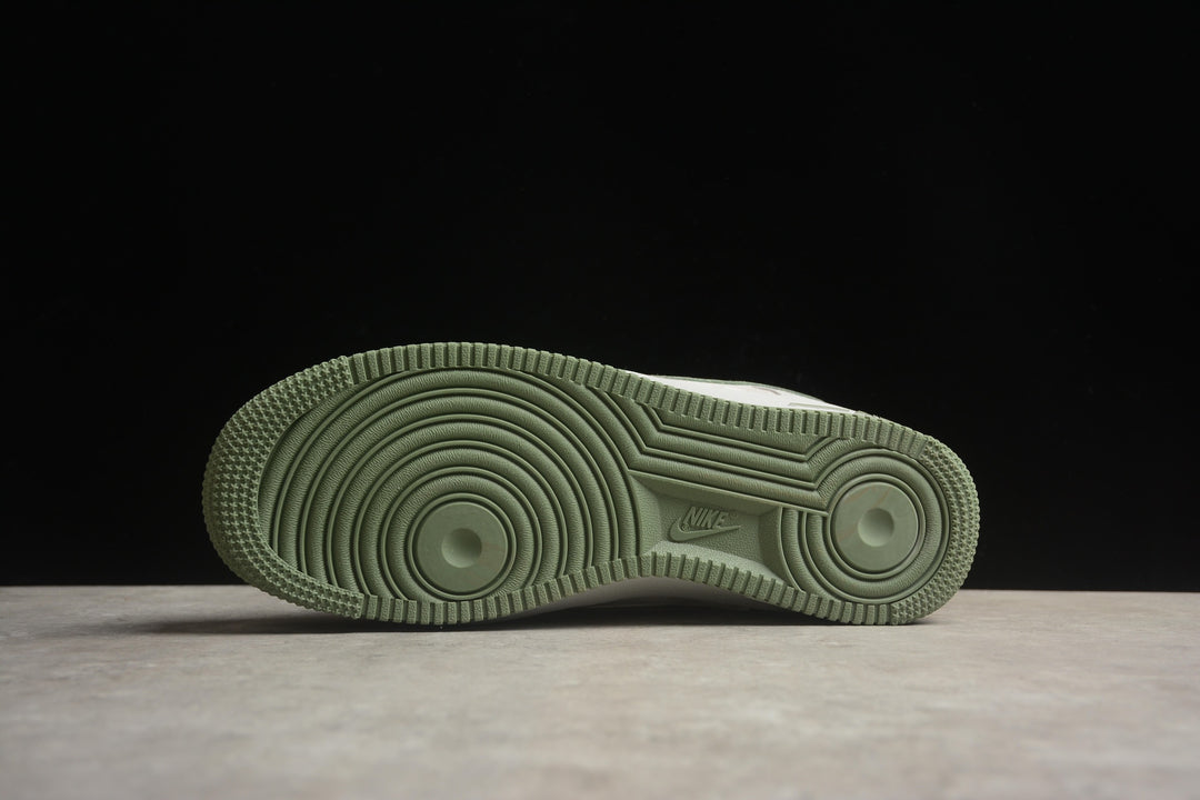 Tênis Nike Air Force 1 ‘07 LV8