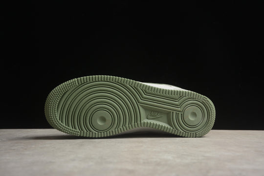 Tênis Nike Air Force 1 ‘07 LV8
