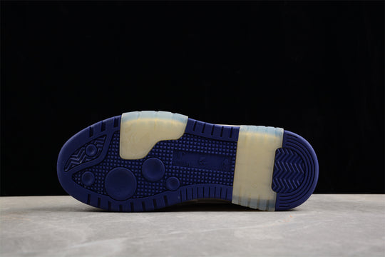 Zapatillas deportivas fuera de oficina en blanco roto