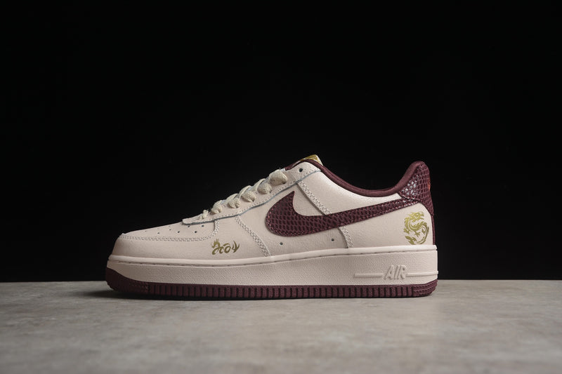 Tênis Nike Air Force 1 ‘07 Red Dragon