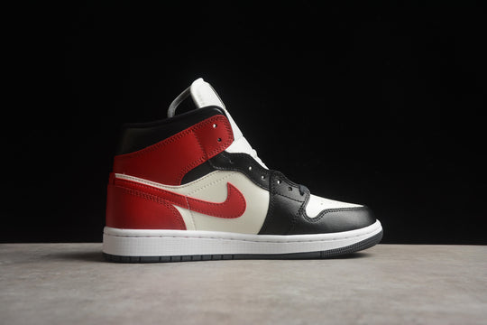 Tênis Nike Air Jordan 1 Mid Chicago Black Toe