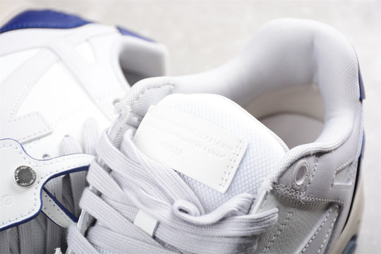 Zapatillas deportivas fuera de oficina en blanco roto