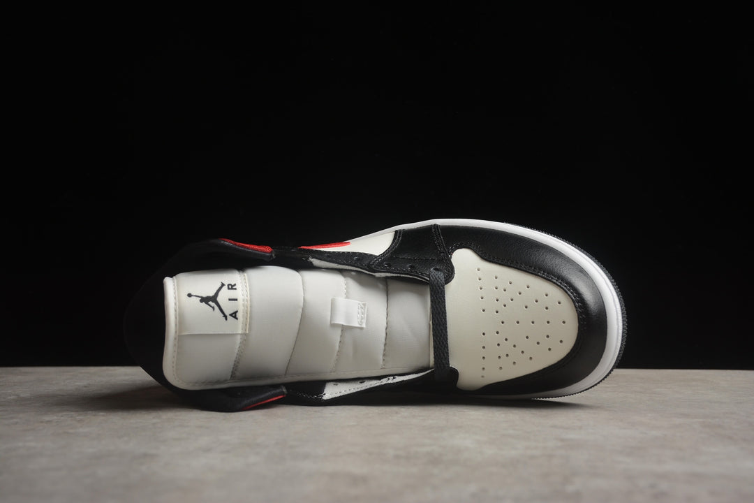 Tênis Nike Air Jordan 1 Mid Chicago Black Toe