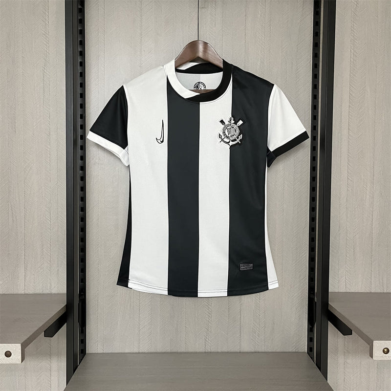 camisa-camiseta-blusa-do-corinthians-timao-nova-lançamento-nike-pra-baixo-da-temporada-2024/25-24/25-iii-3-terceira-third-preta-com-branco-listrada-metade-feminina-baby-look-versão-torcedor-tailandesa-réplica-pro-mantos-garro-romero-talles-magno