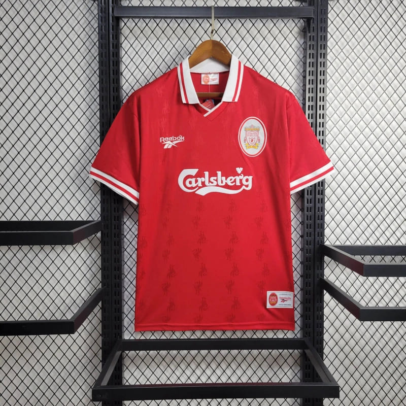 camisa-camiseta-blusa-retrô-antiga-do-liverpool-da-temporada-1996/97-96/97-reebook-vermelha-com-gola-polo-patrocinio-carlsberg-masculina-tailandesa-i-1-titular-principal-primeira-home-michael-owen-robbie-fowler