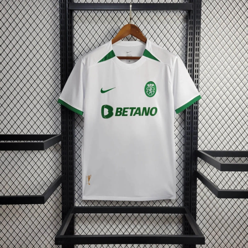 camisa-camiseta-camisola-do-sporting-cp-nike-nova-lançamento-da-temporada-2023/24-23/24-branca-patrocinio-betano-masculina-edição-especial-título-60-anos-campeão-taça-das-taças-tailandesa-versão-modelo-torcedor-réplica-pro-mantos