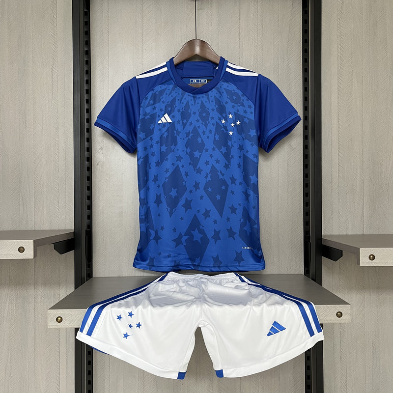 camisa-camiseta-conjunto-kit-infantil-com-calção-do-cruzeiro-nova-lançamento-adidas-da-temporada-2024/25-24/25-i-1-titular-principal-primeira-home-azul-estrelas-crianças-tailandesa-réplica-pro-mantos-matheus-pereira-kaio-jorge