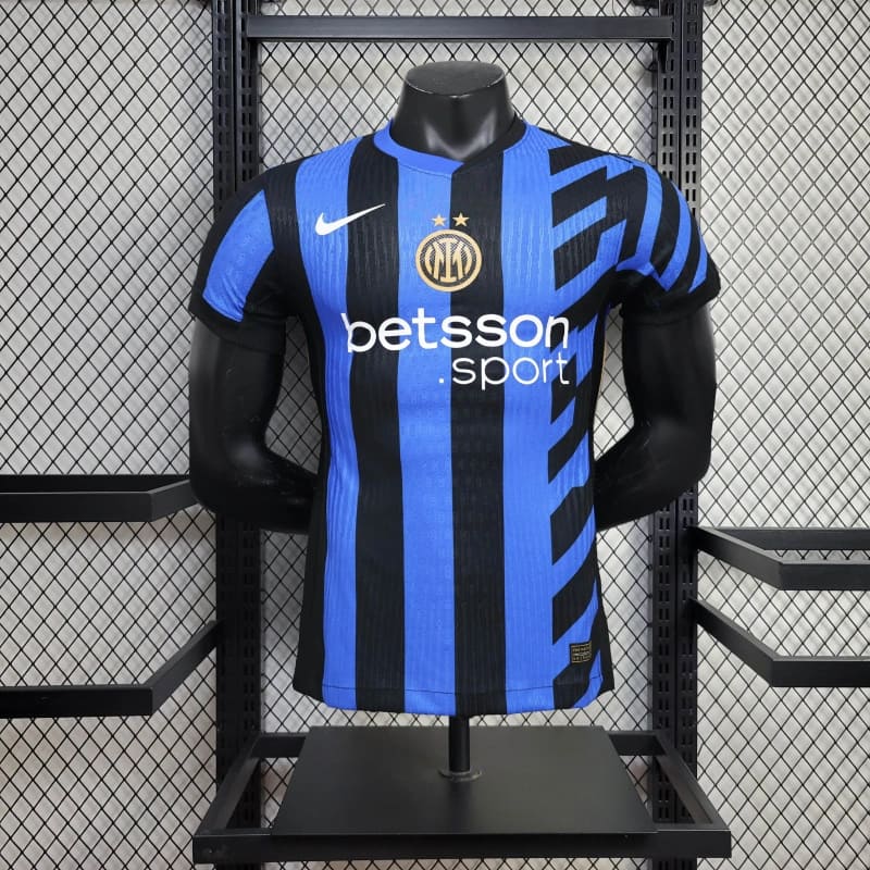 camisa-camiseta-da-internazionale-de-milão-nova-lançamento-nike-da-temporada-2024/25-24/25-i-1-titular-principal-primeira-home-azul-e-preto-listrada-betsson-masculina-versão-modelo-jogador-player-tailandesa-réplica-pro-mantos-lautaro-martínez