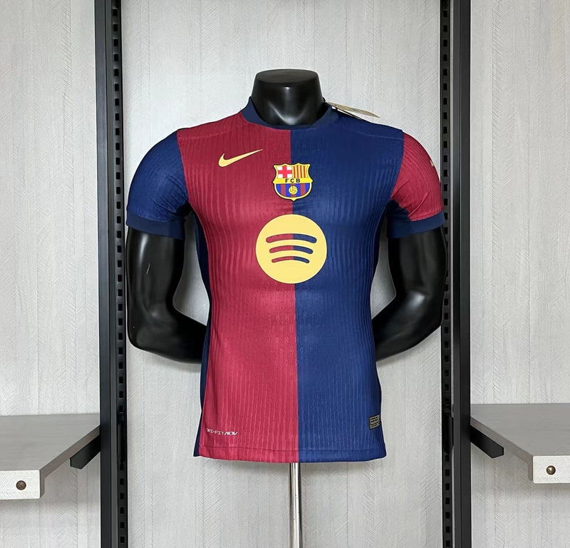 camisa-camiseta-do-barcelona-nova-lançamento-nike-da-temporada-2024/25-24/25-i-1-titular-principal-primeira-home-vermelha-e-azul-spotify-masculina-versão-modelo-jogador-player-tailandesa-réplica-pro-mantos-raphinha-lamine-yamal-lewa