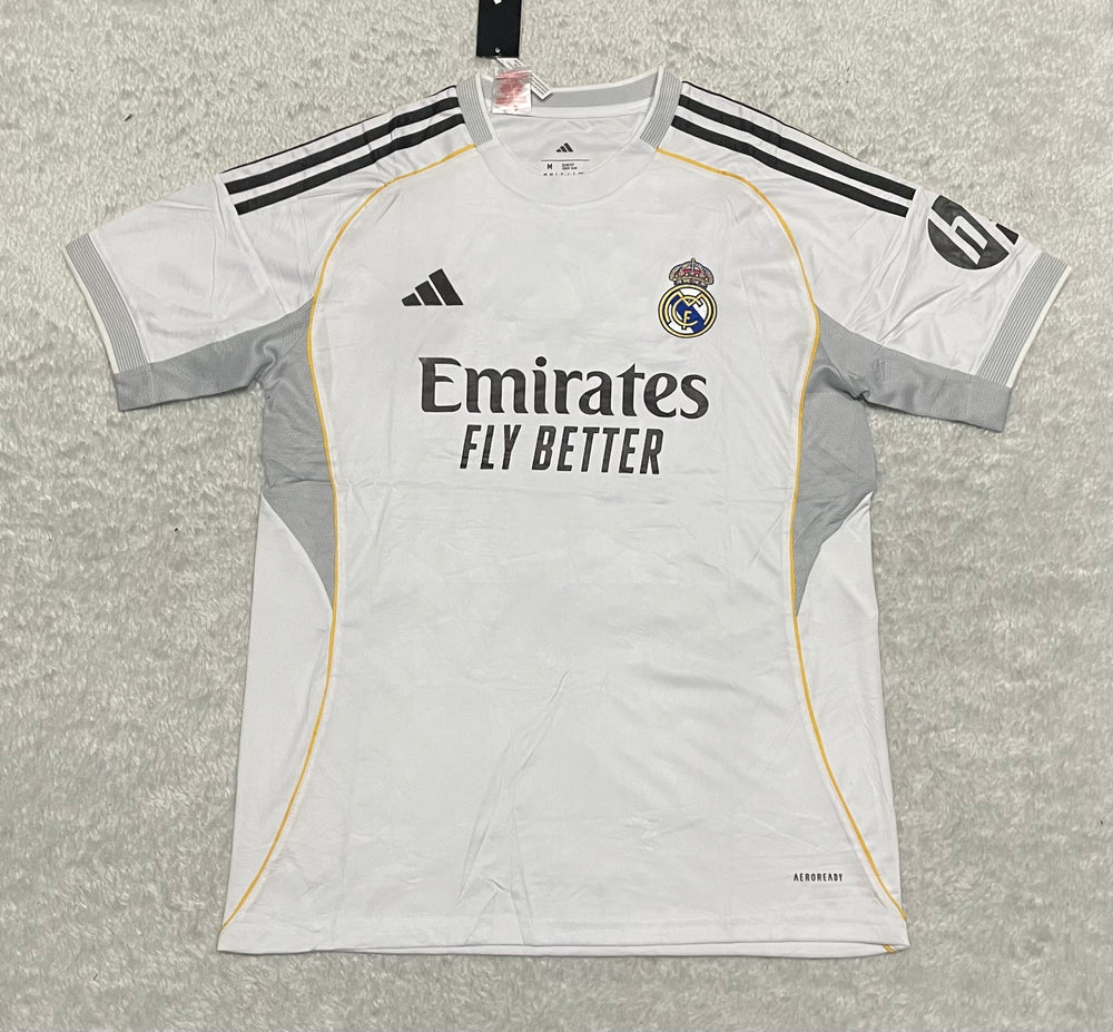 camisa camiseta blusa do real madrid nova lançamento a pronta entrega da temporada 2025/26 25/26 i 1 titular principal primeira home branca masculina versão torcedor vini jr mbappe tailandesa réplica pro mantos