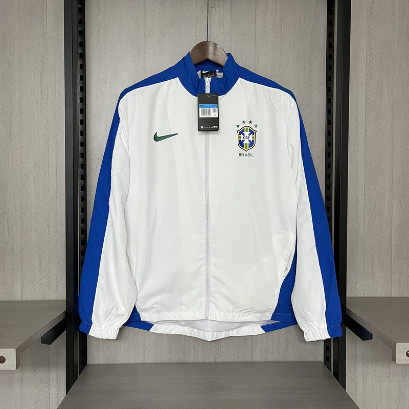 comprar-agasalho-jaqueta-corta-vento-casaco-do-brasil-seleção-brasileira-nike-homenagem-a-zagallo-dorival-junior-branco-e-com-azul-2024/25-24/25