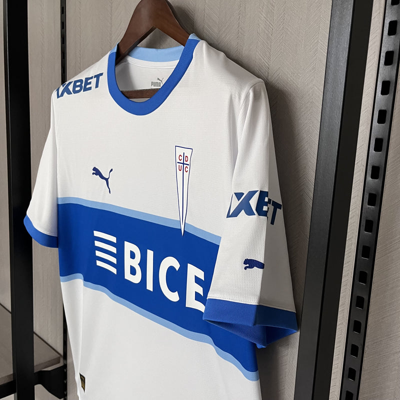 comprar-camisa-camiseta-blusa-da-universidad-católica-do-chile-nova-lançamento-da-temporada-2024/25-24/25-i-1-titular-principal-primeira-home-branca-e-com-azul-bice-puma-ucdc-cruz-masculina-versão-modelo-torcedor-tailandesa-réplica