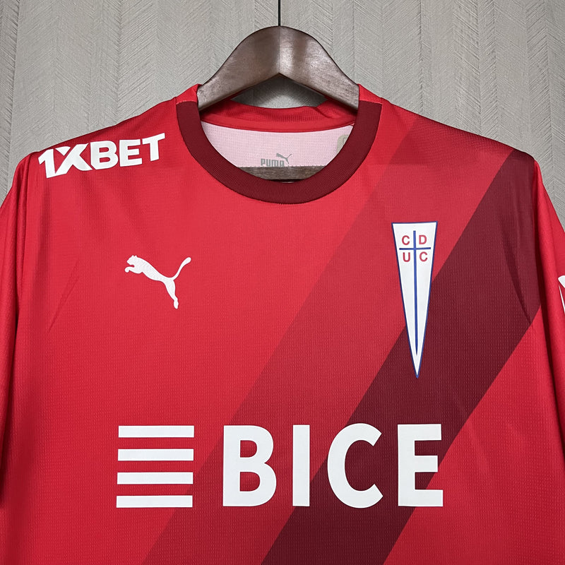 comprar-camisa-camiseta-blusa-da-universidad-católica-do-chile-nova-lançamento-da-temporada-2024/25-24/25-ii-2-segunda-reserva-away-vermelha-com-faixa-diagonal-bice-puma-ucdc-cruz-masculina-versão-modelo-torcedor-tailandesa-réplica