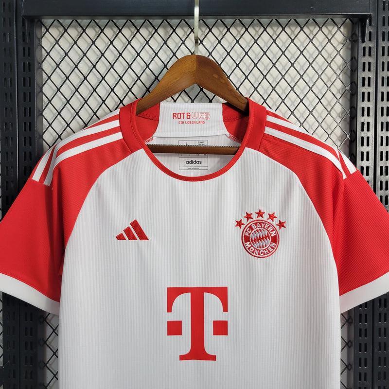 comprar-camisa-camiseta-blusa-do-bayern-de-munique-nova-lançamento-da-temporada-2023/24-23/24-branca-e-vermelha-branco-masculina-versão-modelo-torcedor-tailandesa-réplica-de-time-de-futebol