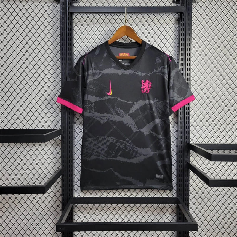 comprar-camisa-camiseta-blusa-do-chelsea-nova-lançamento-nike-da-temporada-2024/25-24/25-iii-3-terceira-third-preta-com-rosa-pink-masculina-versão-modelo-torcedor-tailandesa-réplica-pro-mantos-cole-palmer