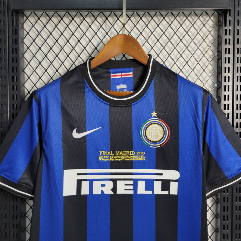 comprar-camisa-camiseta-blusa-do-da-inter-de-milão-internazionale-retrô-azul-e-preta-com-preto-listrada-listras-pirealli-final-título-campeão-da-champions-league-da-temporada-2009/2010-09/10-masculina-versão-modelo-torcedor