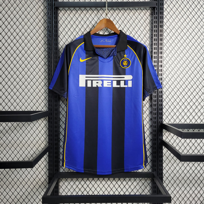 comprar-camisa-camiseta-blusa-do-da-inter-de-milão-retrô-antiga-da-temporada-20012002-200102-azul-e-preta-preto-listrada-de-com-listras-masculina-i-1-titular-principal-versão-modelo-torcedor-de-time-de-futebol-tailandesa-réplica-pirelli-ronaldo-pirlo-zanetti-zamorano-baggio