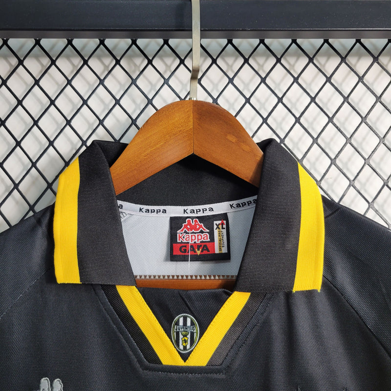 comprar-camisa-camiseta-blusa-do-da-juventus-retrô-antiga-da-temporada-1995/1996-95/96-preta-iii-3-terceira-third-sony-de-com-gola-polo-estrela-masculina-versão-modelo-torcedor-tailandesa-réplica-de-time-de-futebol