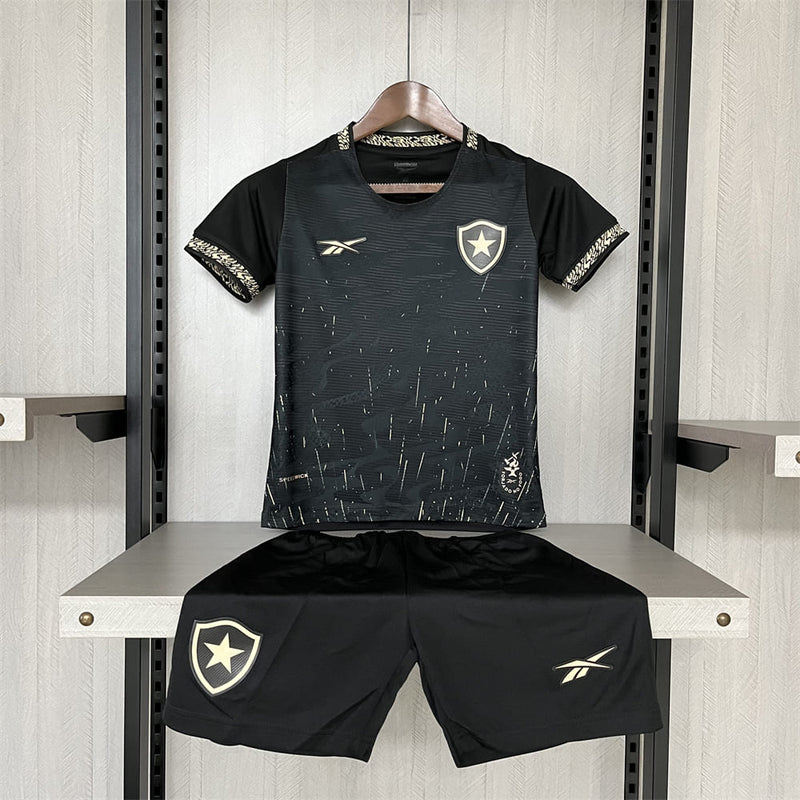 conjunto-kit-com-calção-infantil-kids-para-crianças-camisa-camiseta--do-botafogo-fogão-reebook-nova-lançamento-da-temporada-ano-2024/25-24/25-forjado-no-fogo-ii-2-segunda-reserva-away-visitante-preta-e-com-dourado-junior-santos-luiz-henrique