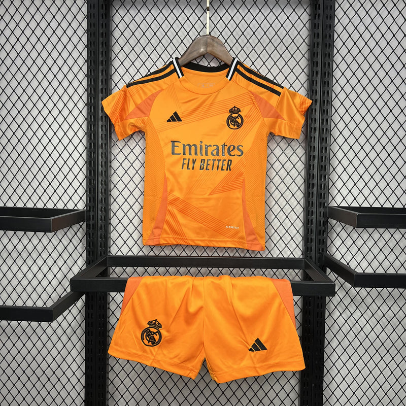 conjunto-kit-com-calção-infantil-kids-para-crianças-camisa-camiseta-do-real-madrid-adidas-nova-lançamento-da-temporada-2024/25-24/25-laranja-vinicius-jr-mbappe-ii-2-segunda-reserva-away-visitante-tailandesa-bellingham-réplica-pro-mantos