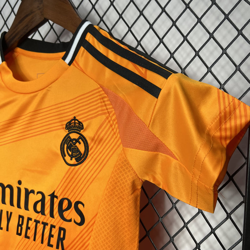 Conjunto Infantil Real Madrid II 2024/25